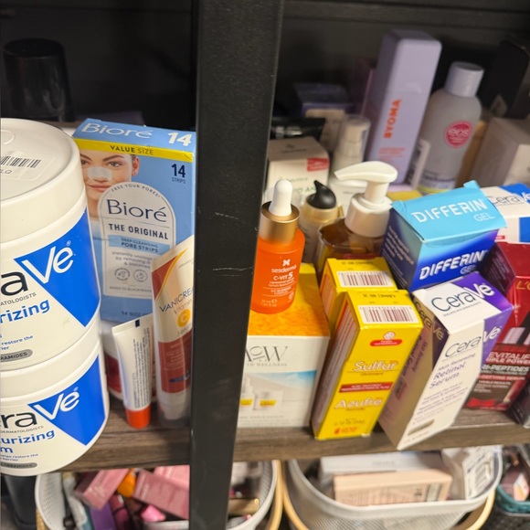 Saturday New Amazon Pallet Health, Makeup/Beauty - Picture 13 of 16